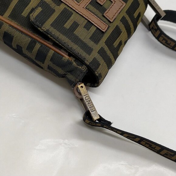 Authentic Fendi Brown Nylon Shoulder Bag mn480-121325 - Picture 7 of 16